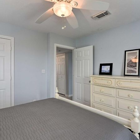 Oceanfront Galveston Home - Walk To Beach! Экстерьер фото