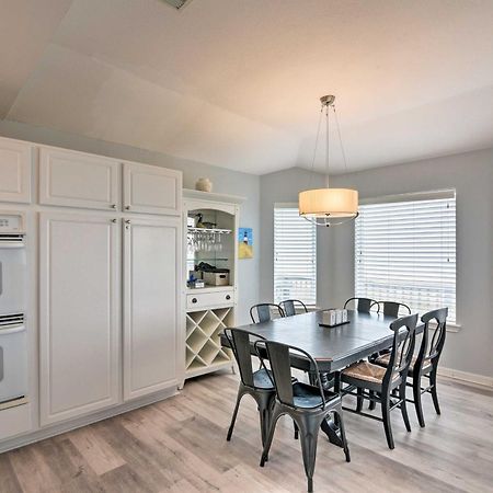 Oceanfront Galveston Home - Walk To Beach! Экстерьер фото