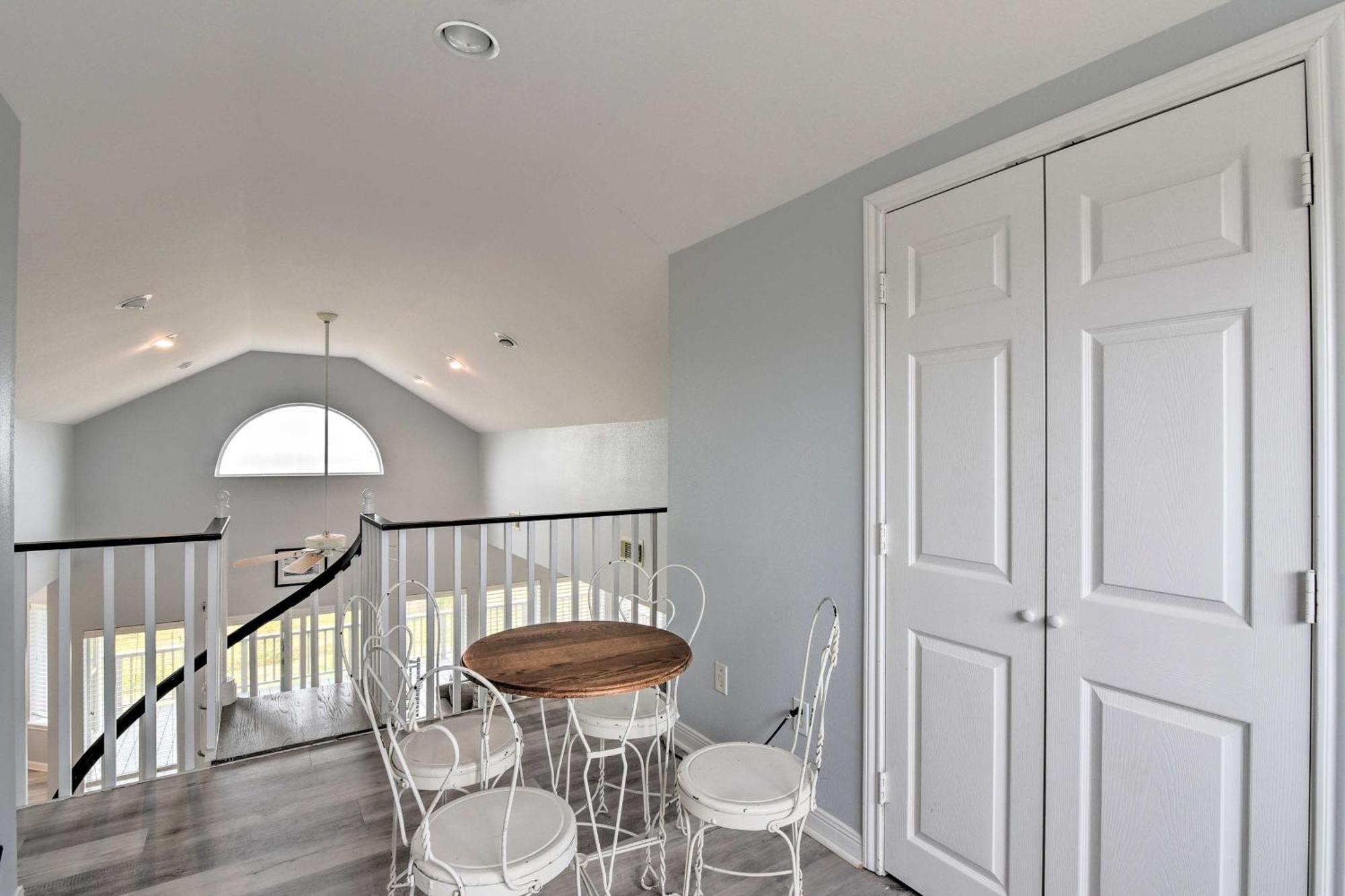 Oceanfront Galveston Home - Walk To Beach! Экстерьер фото