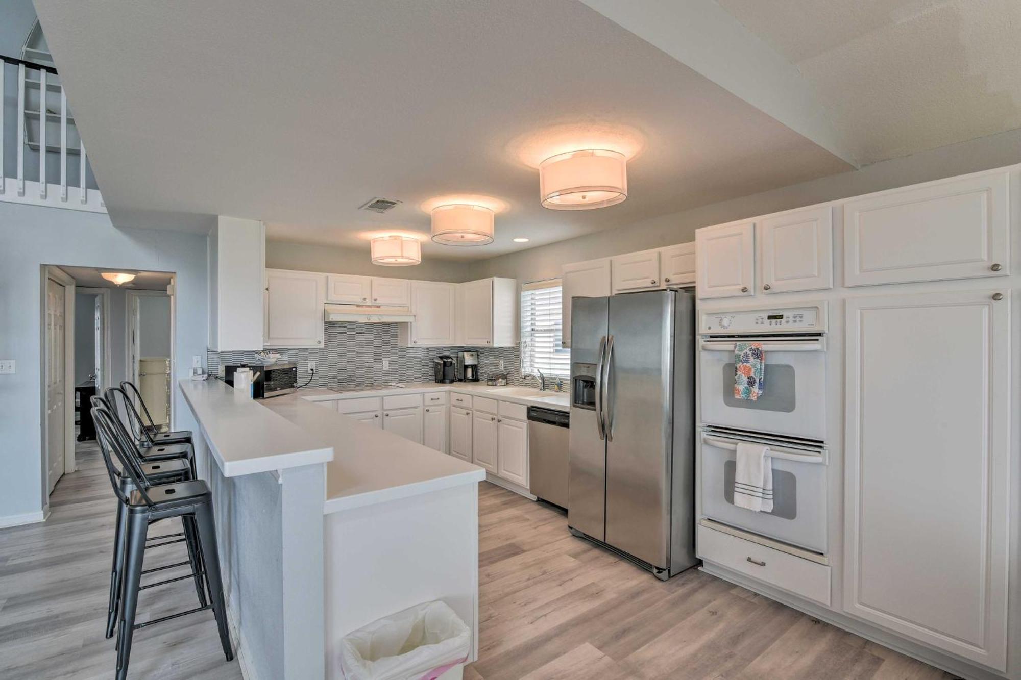 Oceanfront Galveston Home - Walk To Beach! Экстерьер фото