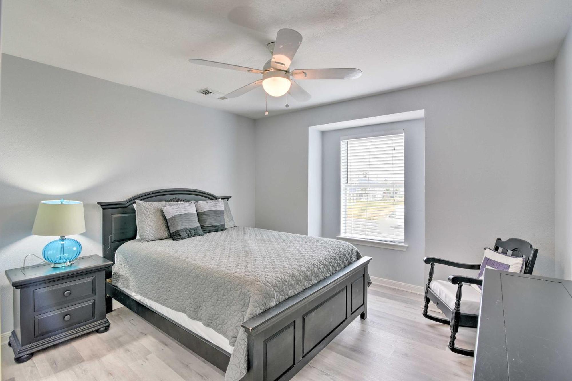 Oceanfront Galveston Home - Walk To Beach! Экстерьер фото