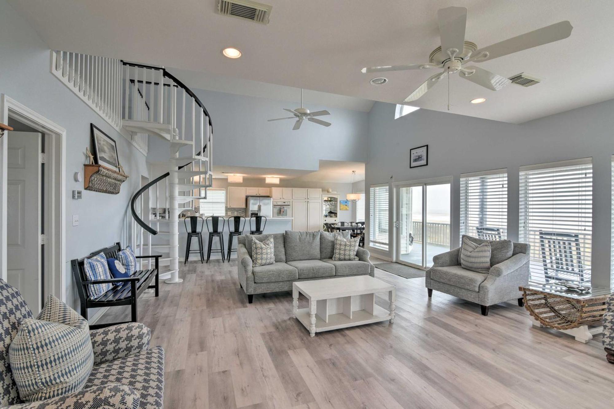 Oceanfront Galveston Home - Walk To Beach! Экстерьер фото