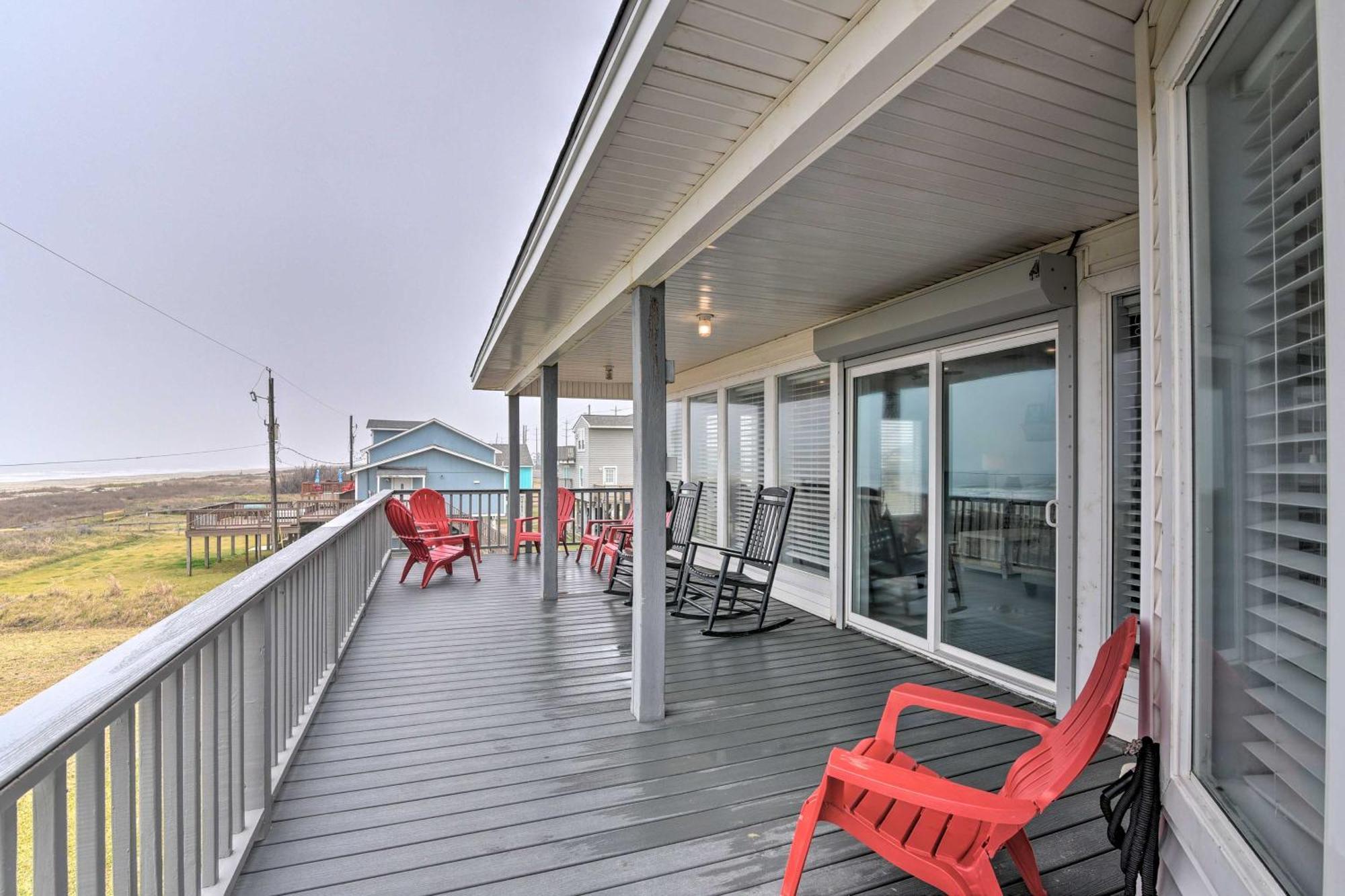 Oceanfront Galveston Home - Walk To Beach! Экстерьер фото